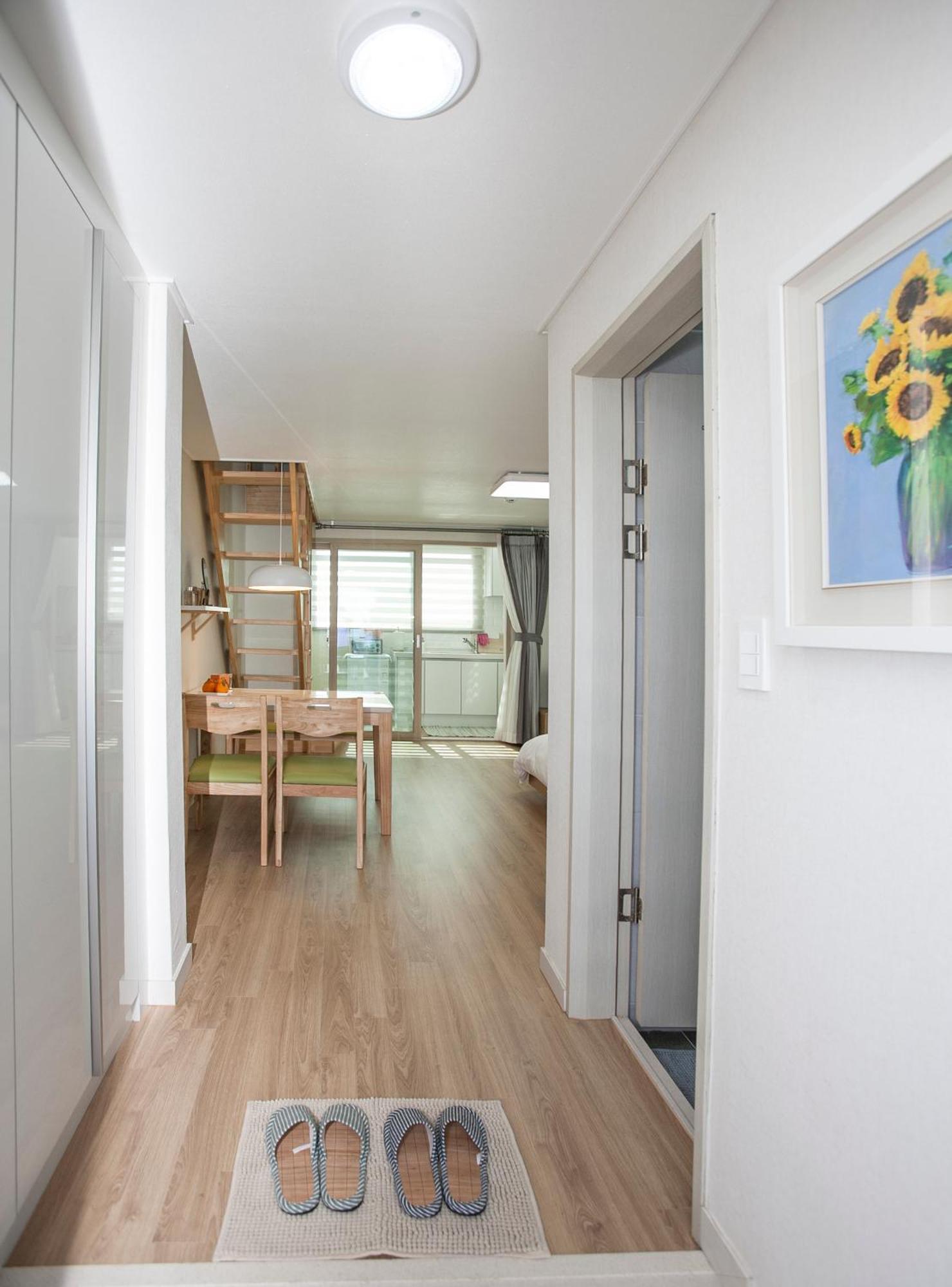Jeju Aria Pension Exteriör bild